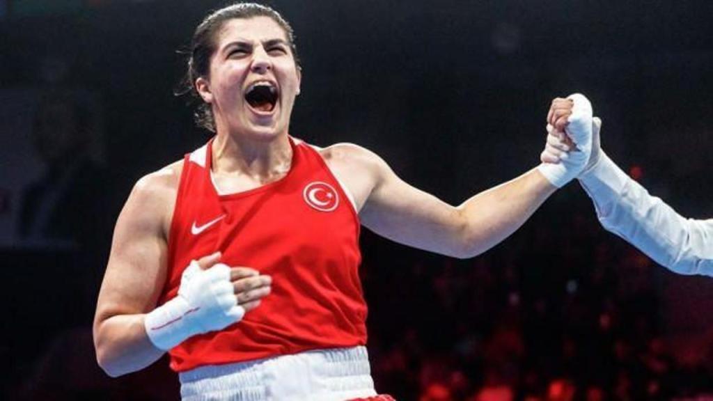 Busenaz Sürmeneli Fenerbahçe’ye Transfer Olabilecek&nbsp;mi?